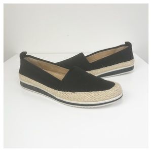 Naturalizer Davenport Flat in Black 8.5